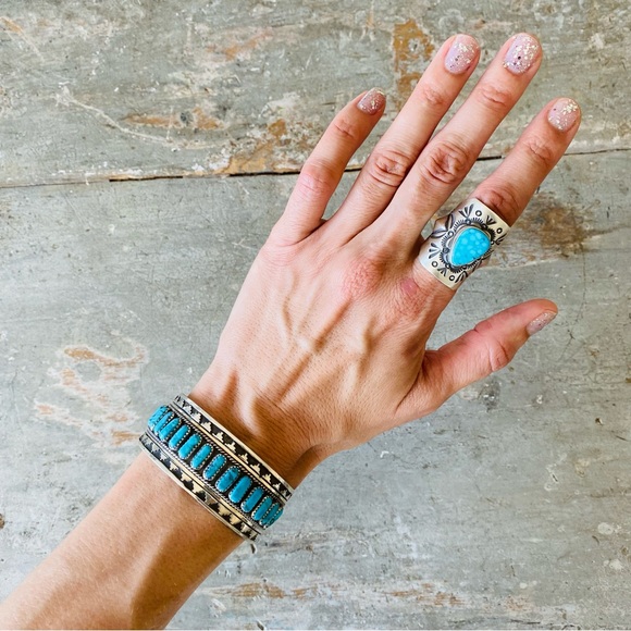SOLD ♥️ Navajo ♥️ Eddie Johnson Sterling Silver & Kingman Turquoise Cuff - Picture 2 of 15